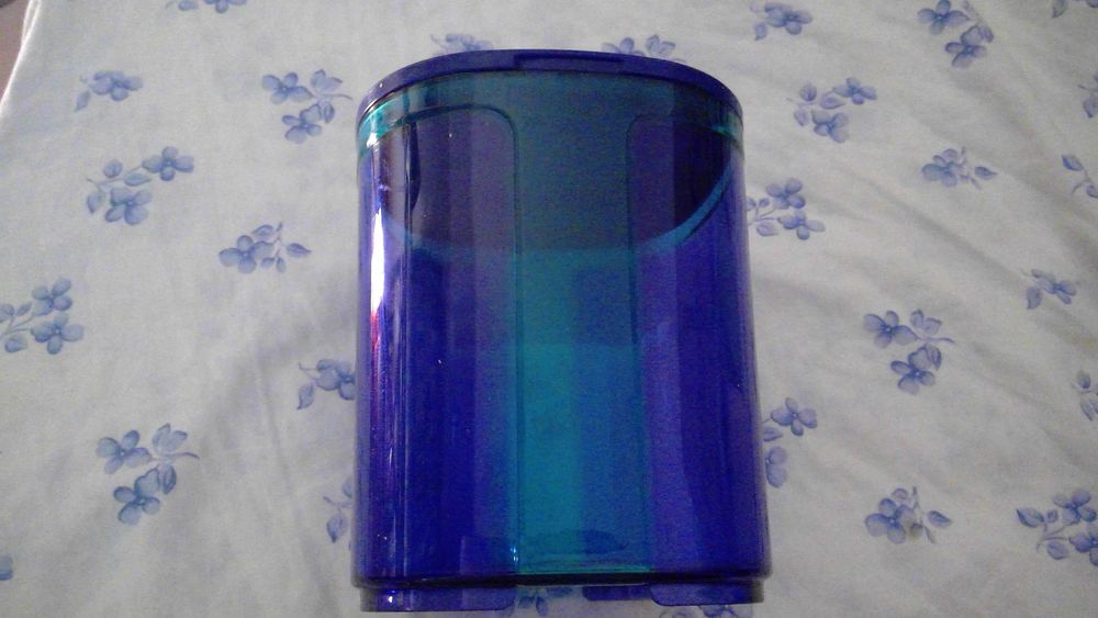 BOITE VITRINE BLEU TRANSPARENTE TUPPERWARE
1,5 L
Cuisine
