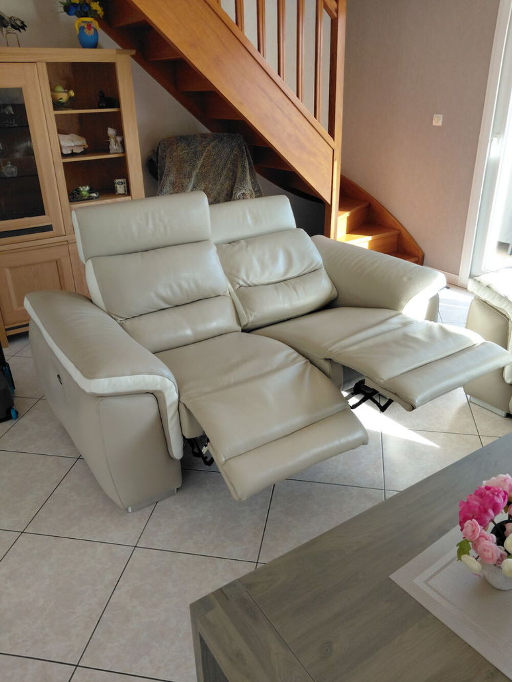 CANAPE 2 PLACES cuir
RELAXATION; ELECTRIQUE sur batteries Meubles