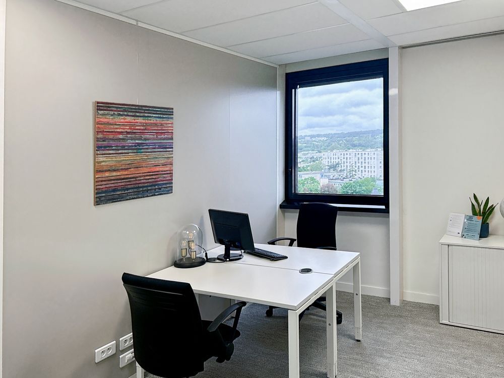   Accès tout compris aux [bureaux/espaces de coworking/salons d'affaires/etc.] à Rueil Malmaison Plaine Gare Rueil-malmaison