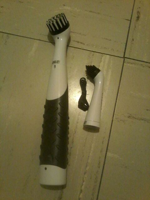 brosse  nettoyant � pile 10 Tourcoing (59)