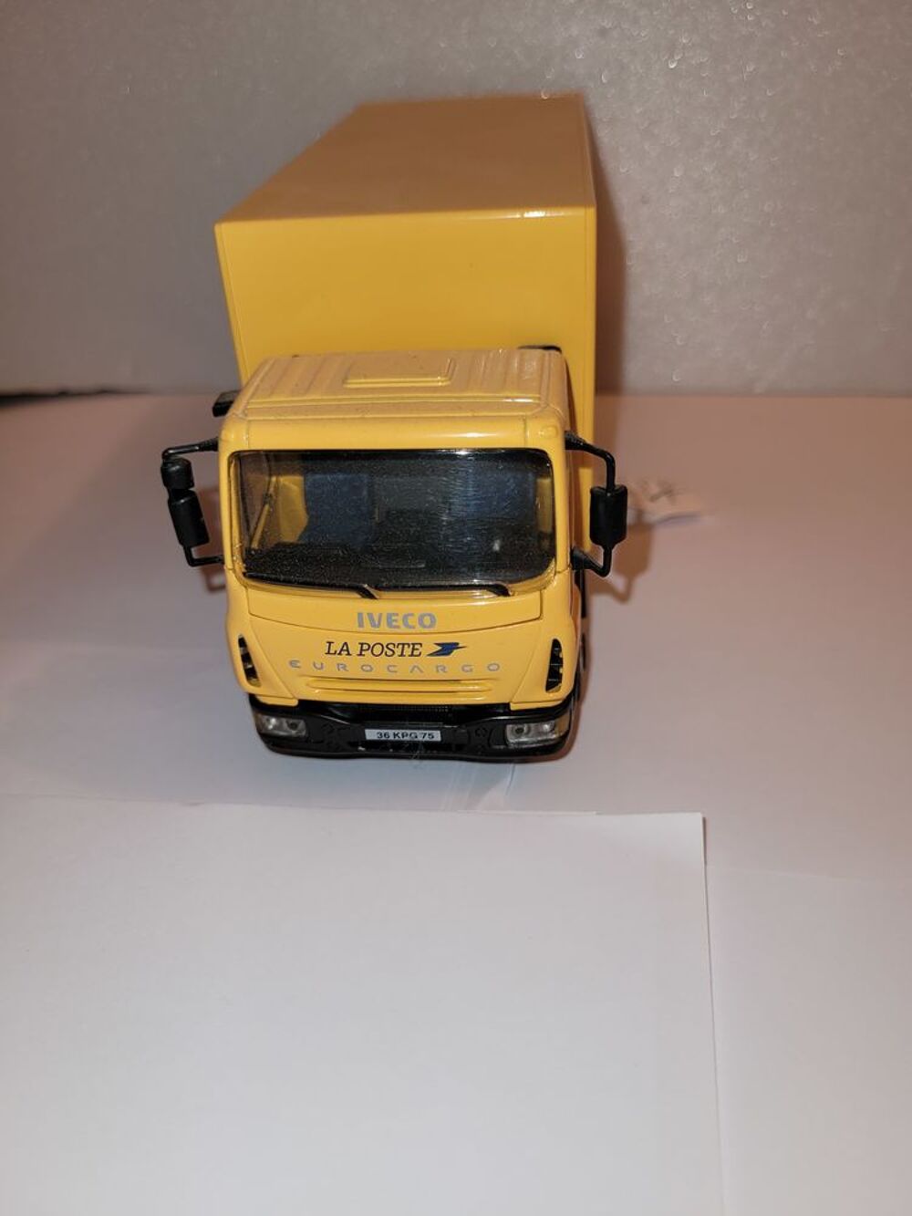 CAMION DE LA POSTE 