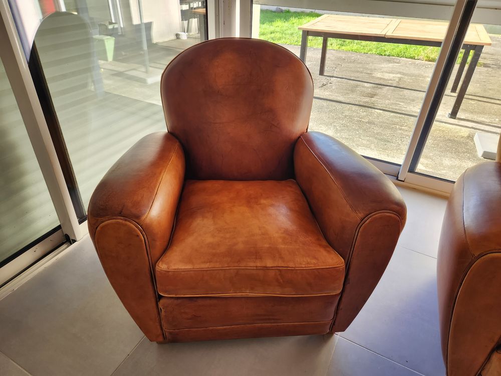 2 fauteuils + 1 canap&eacute; Club Meubles