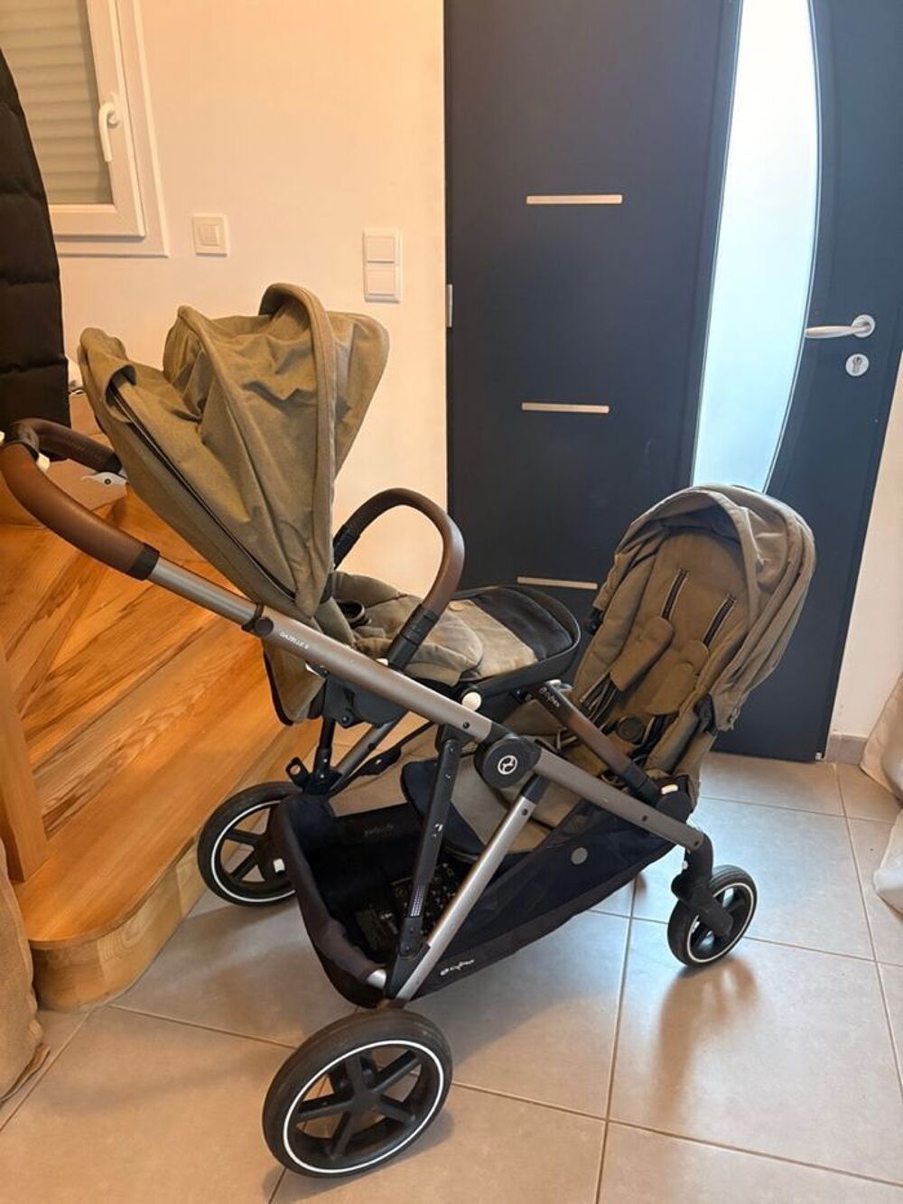Poussette double marque Cybex gazelle S Pu�riculture