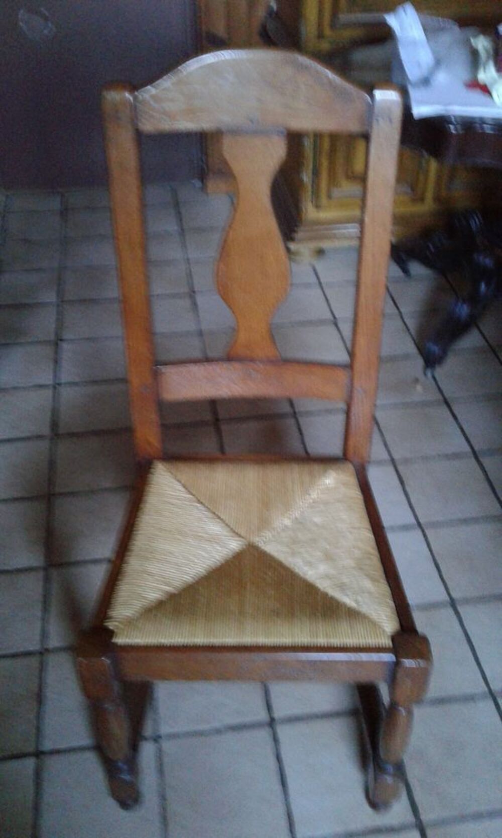 Table de salle a manger + 6chaises Meubles