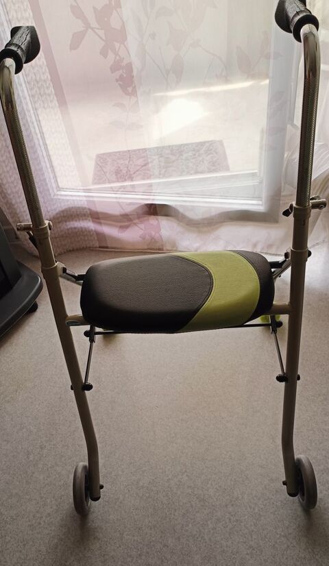 Rollator Actio 2 roues avant avec si�ge 80 Villeurbanne (69)