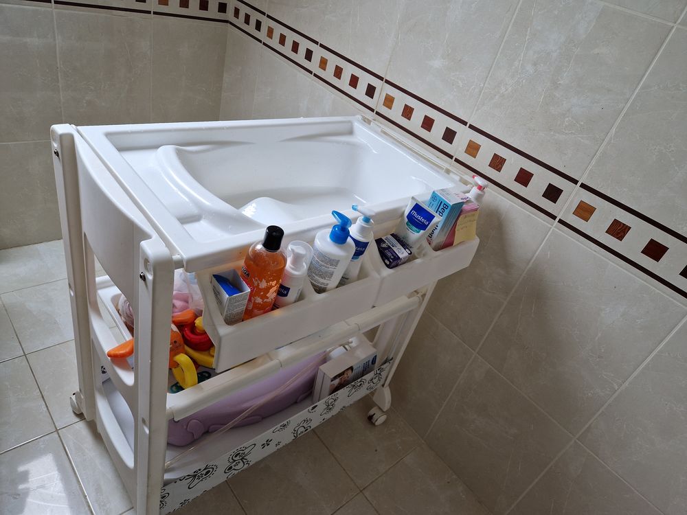 d une baignoire b&eacute;b&eacute; Pu�riculture