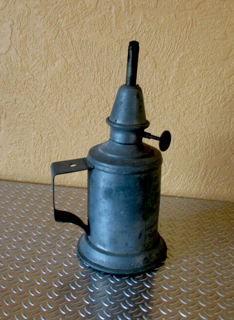 Lampe  Pigeon  en tain 1950 (Troc possible) 15 Saint-lix-le-Chteau (31)