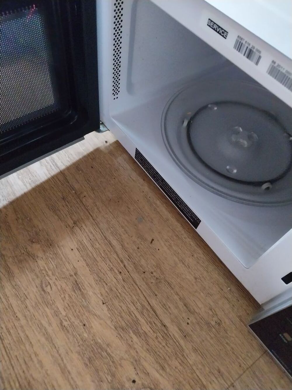 Vente Appartement micro-ondes Whirpool. Excellent état. Montreuil