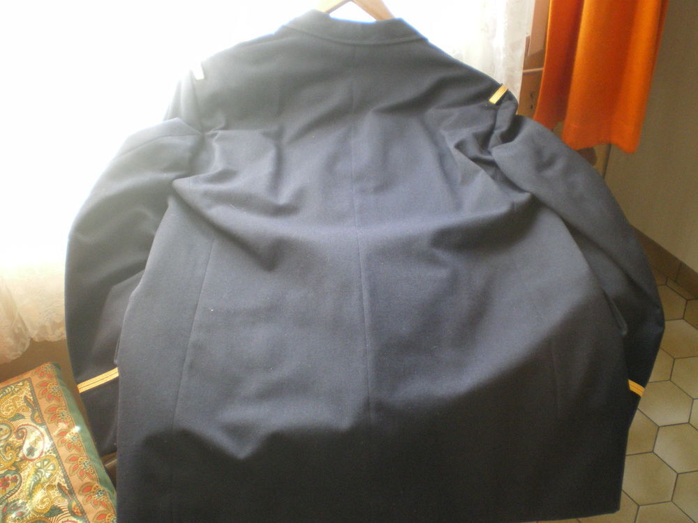 Uniforme complet de sous-officier de l'Arm&eacute;e de l'Air. 
