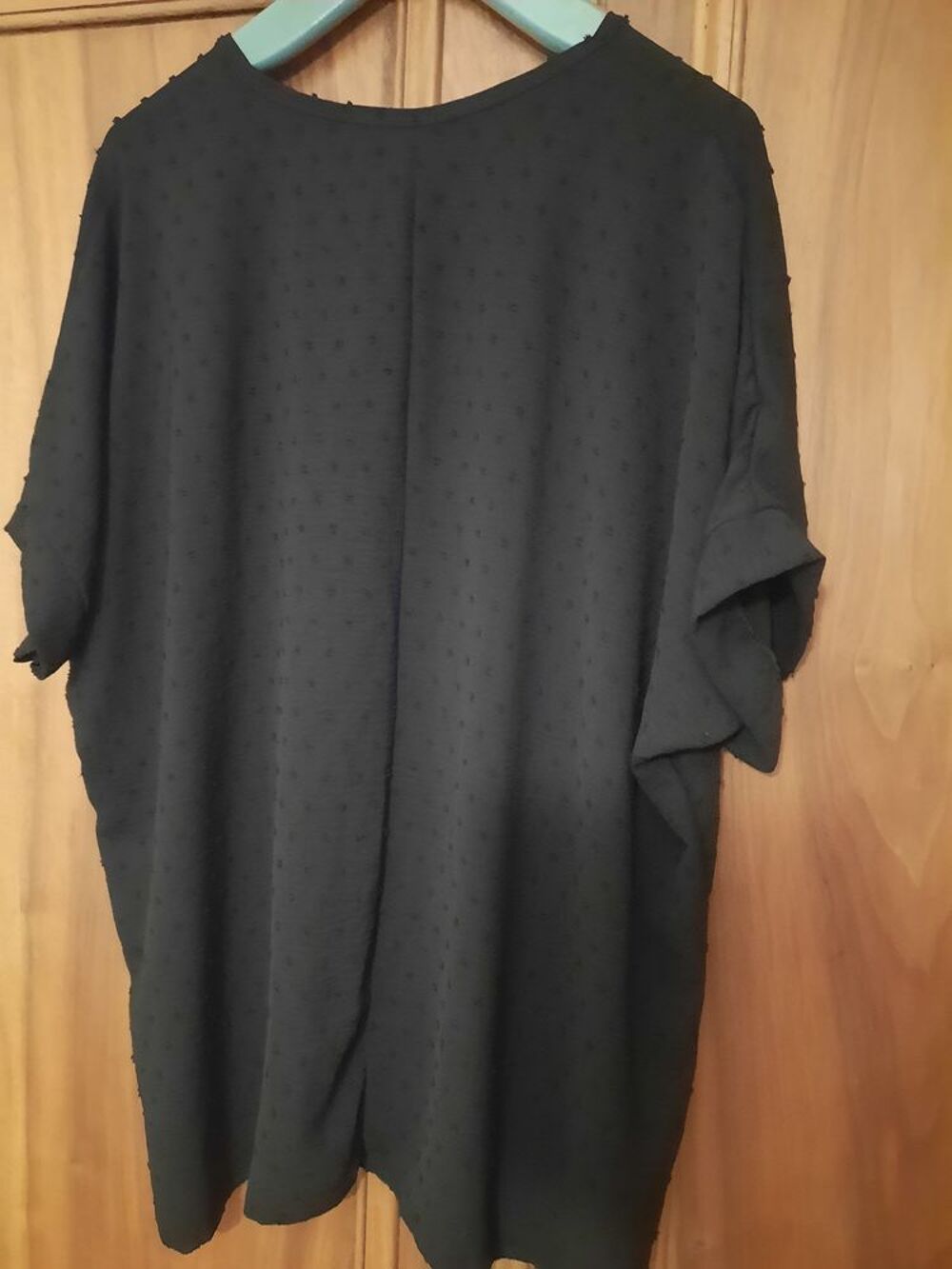 Tunique femme noire taille 42/44 neuve
Vêtements