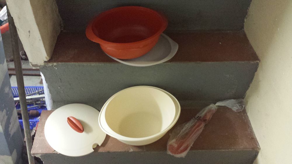 Petit tupperware avec bec verseur Décoration