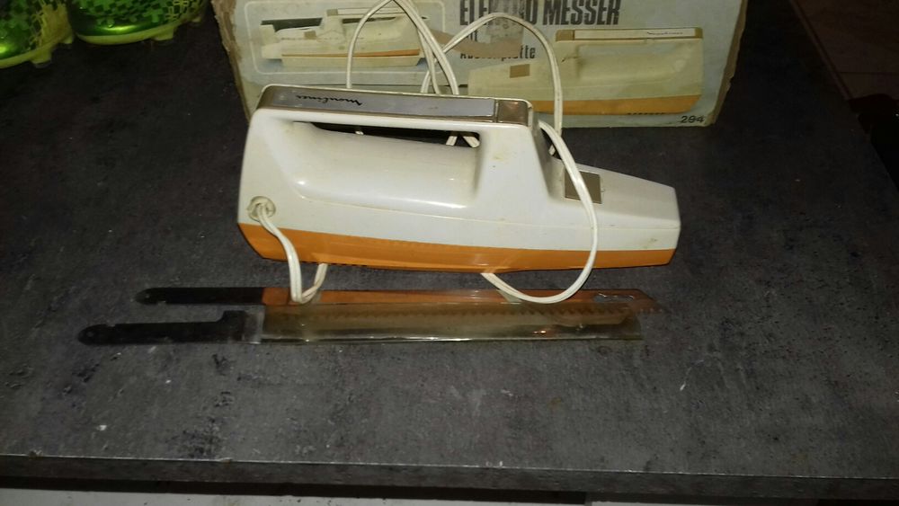 Bonjour couteau &eacute;lectrique fonction tr&egrave;s bien pas d envoie ni de compte PayPal etc ce &agrave; venir chercher sur place si sa int&eacute;resse n h&eacute;sit&eacute; pas &agrave; me contacter je prends que de esp&egrave;ce Merci Electroménager