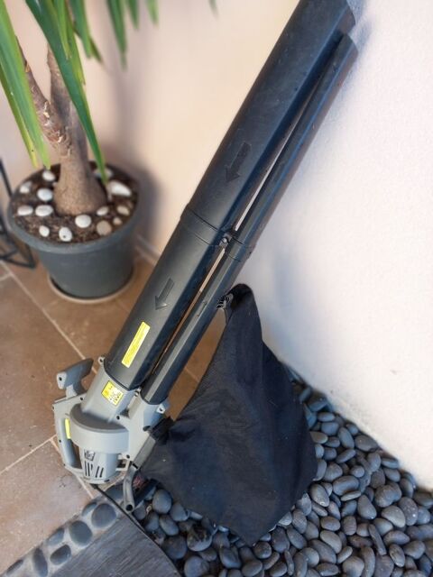 AV  aspirateur souffleur broyeur en bon &eacute;tat.
30 85000 La roche-sur-yon