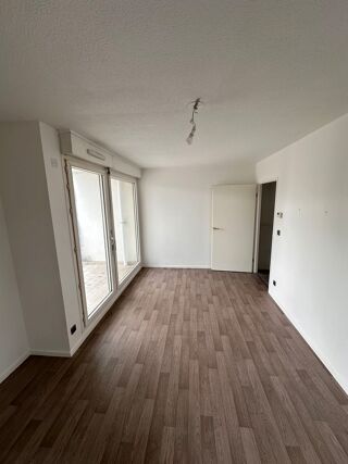  Appartement à louer 2 pièces 46 m²