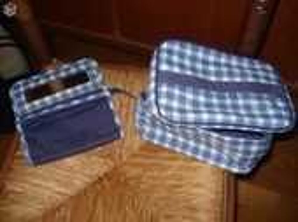 Pochette &agrave; maquillage neuve et bien d'autres mod&egrave;les Maroquinerie