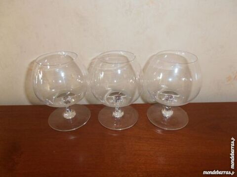 3 verres à cognac (44) 15 Tours (37)