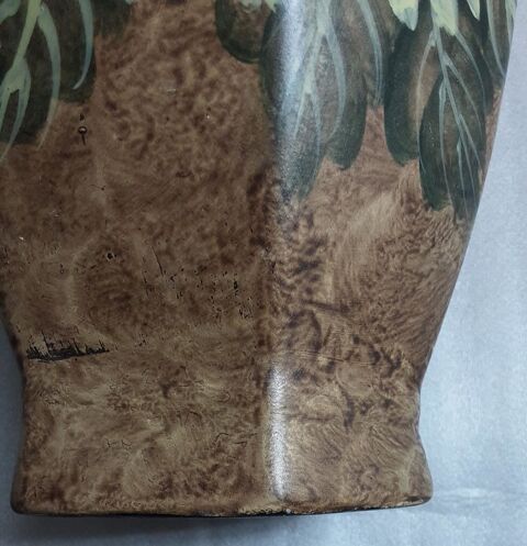 Vase hexagonal en terre cuite �maill�e, d�cor fleur de tourn Pontoise (95)