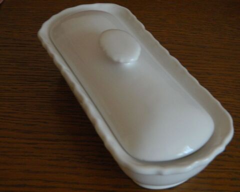 Coupelle en porcelaine blanche rectangulaire avec couvercle 7.5 Villiers (86)