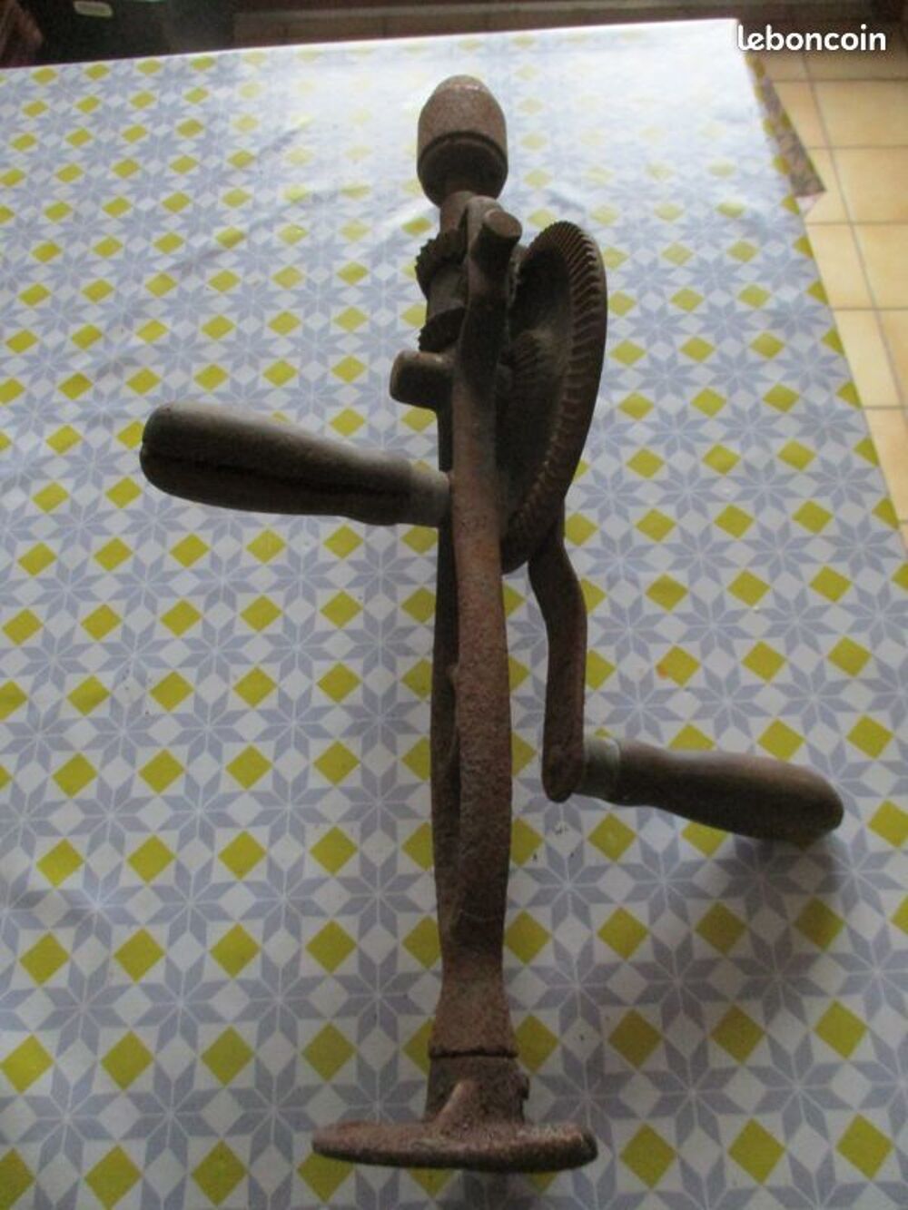 Ponceuse et chignole tr&egrave;s anciens &eacute;tat correct Décoration