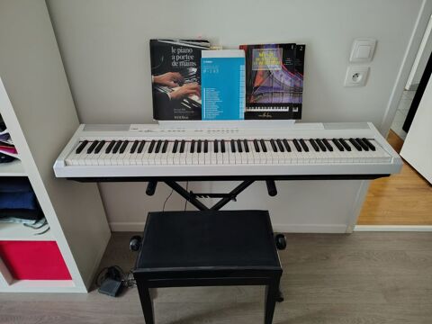 Piano Yamaha P 105 450 Le Kremlin-Bicêtre (94)
