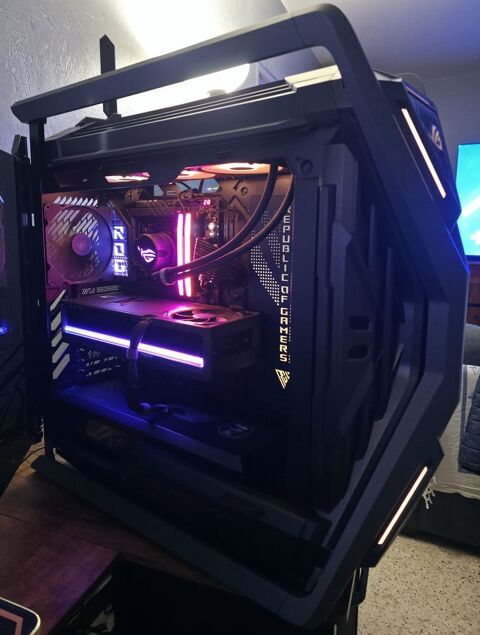 - PC ASUS ROG Hyperion + Ecran MSI 5K 144 Hz 6650 Toulon (83)