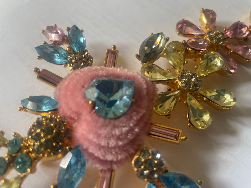 Broche Croix GM Strass Multicolore, Coeur strass bleu entour Bijoux et montres