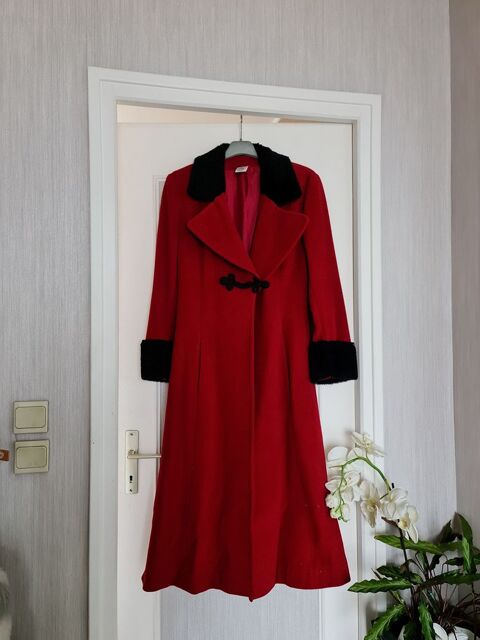 superbe manteau long de collection  brandebourgs t 38 48 Prmilhat (03)