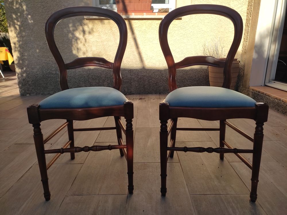 deux chaises de style Louis XVI Meubles