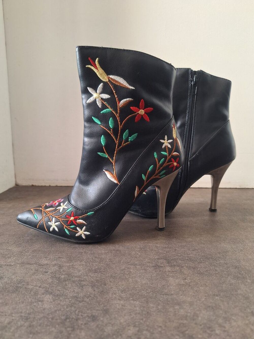3 paires de bottines et chaussure Chaussures
