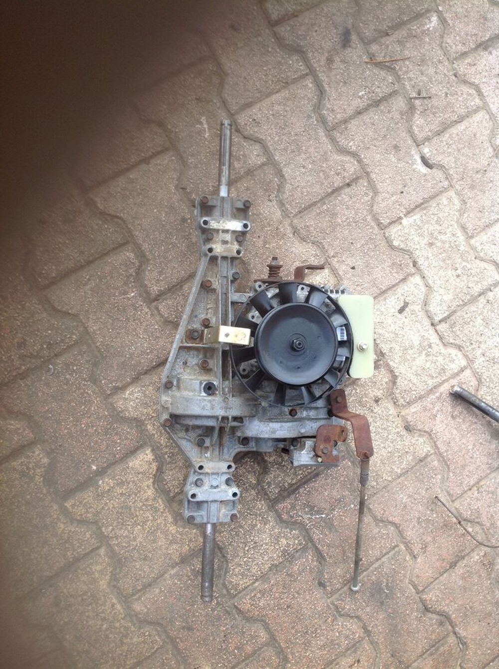 boite hydro tracteur, prix 300€ Jardin