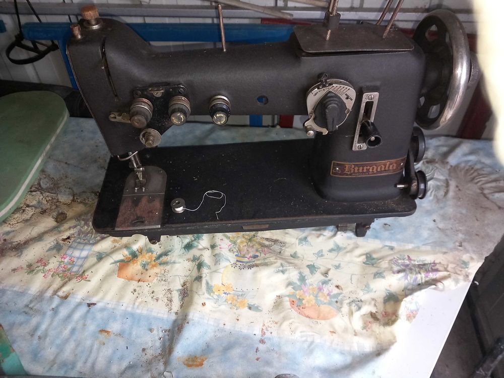 Ancienne machine &agrave; coudre Wilson sartorj Burgola Bordeaux France 