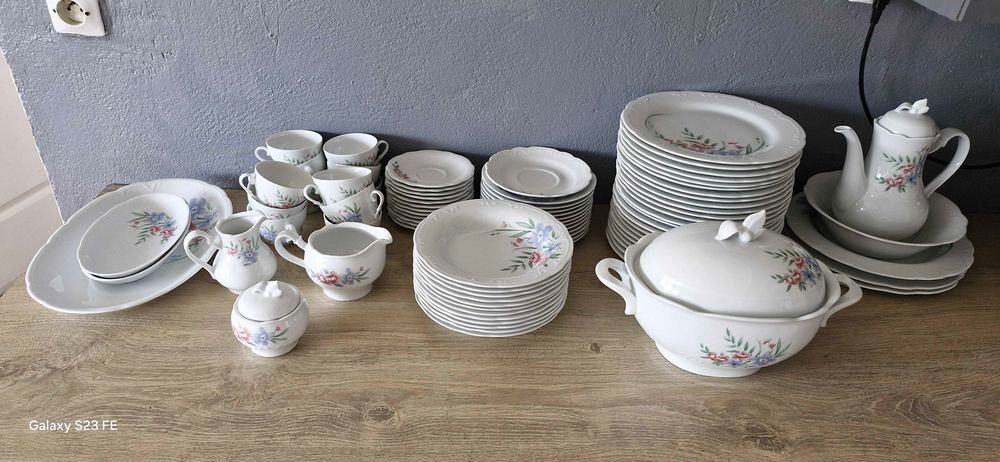 vaisselles complet en porcelaine Maroquinerie