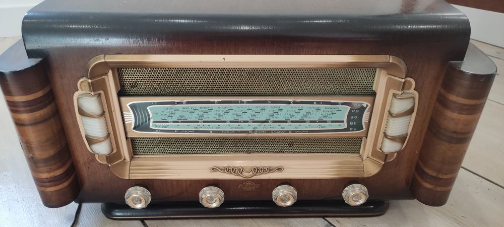poste radio ancien Marque REWA Audio et hifi