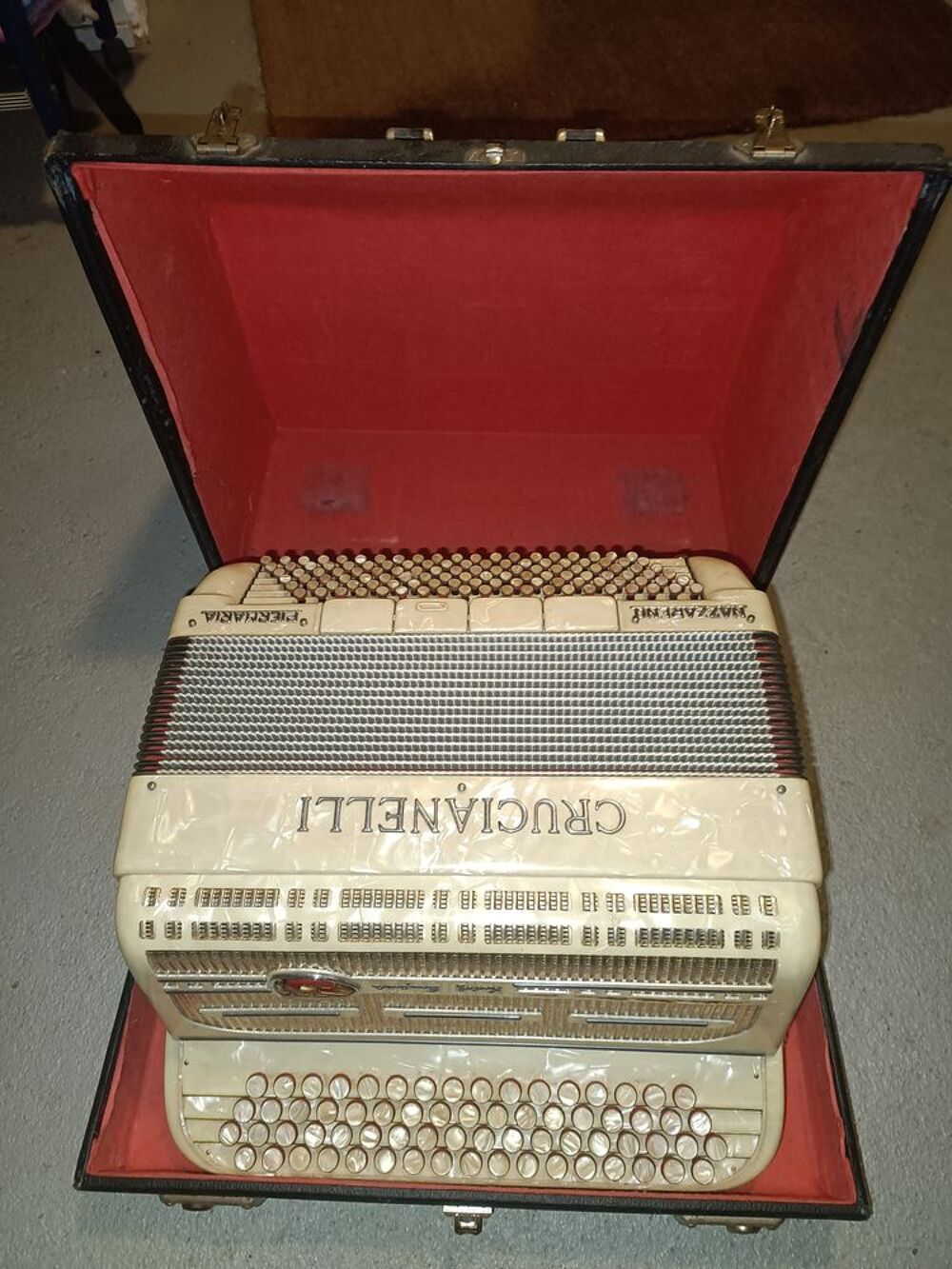 Accord&eacute;on chromatique CRUCIANELLI Instruments de musique