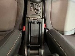Clubman CMUBMAN COOPER BUSINESS DESIGN 136cv Boite-Automatique . 2023 occasion 31100 Toulouse