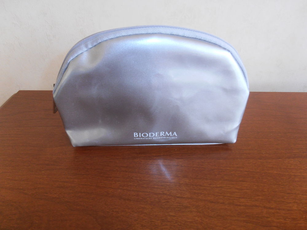 Trousse argent&eacute;e Maroquinerie