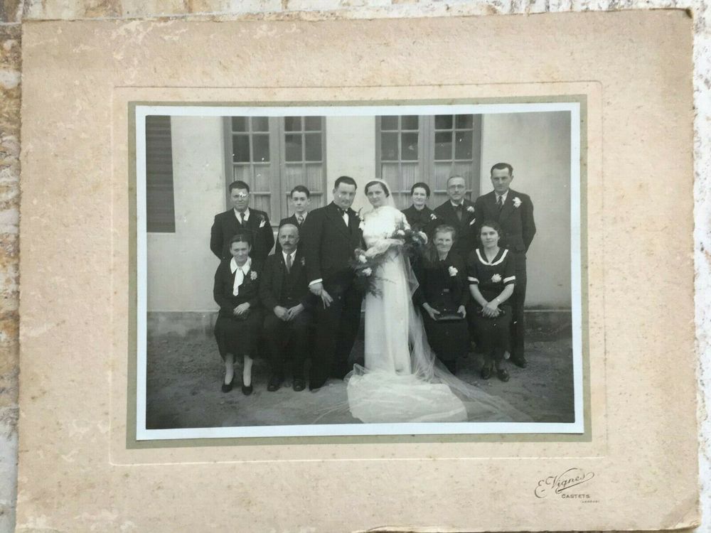 ancienne PHOTO DE MARIAGE le Couple et les invit&eacute;s 1940 