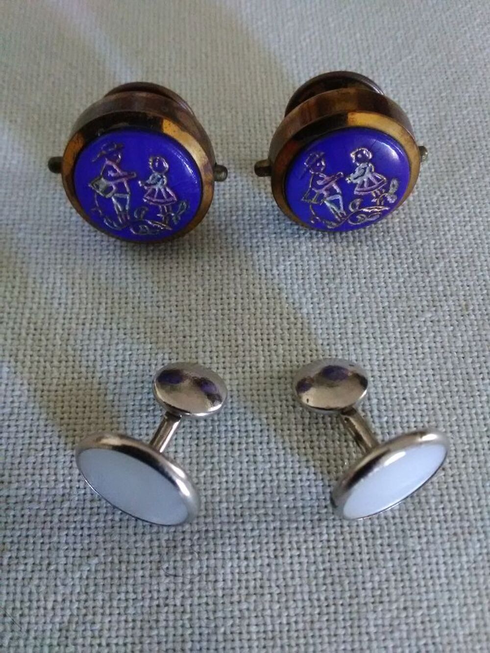 Paires de Boutons de Manchettes (2) / la paire Bijoux et montres