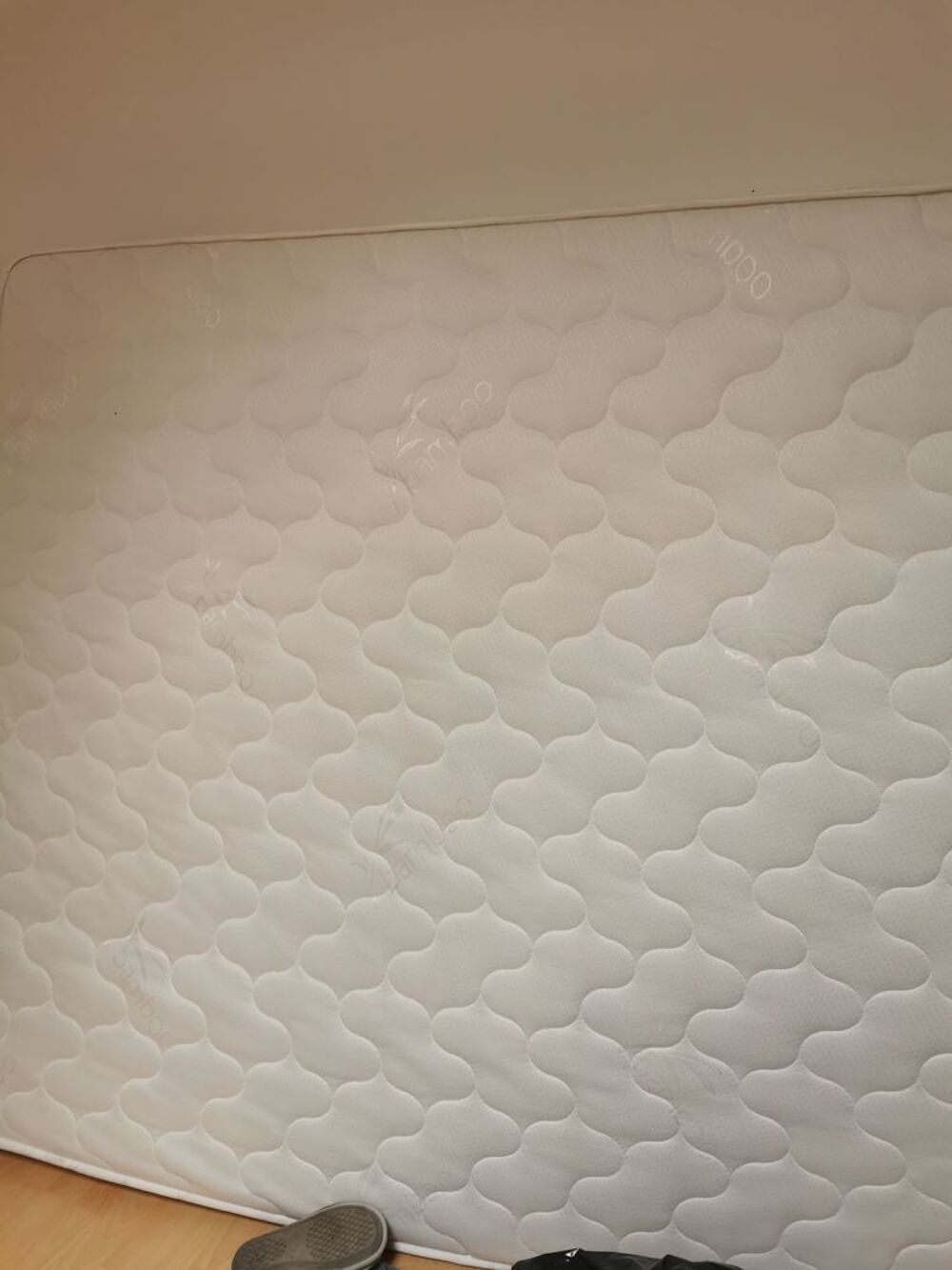 sommier avec pieds et matelas 160x20 Meubles