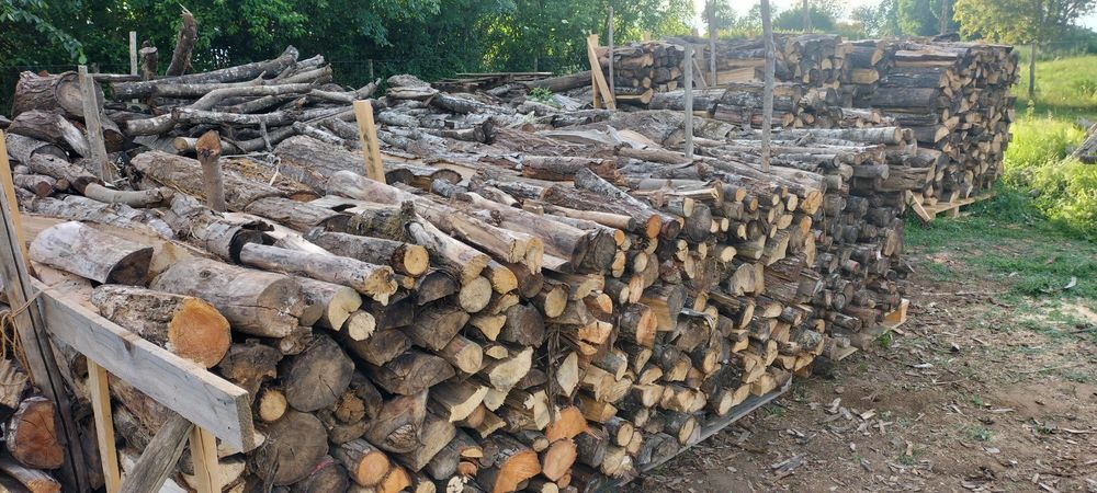 Bois de chauffage peuplier . Jardin