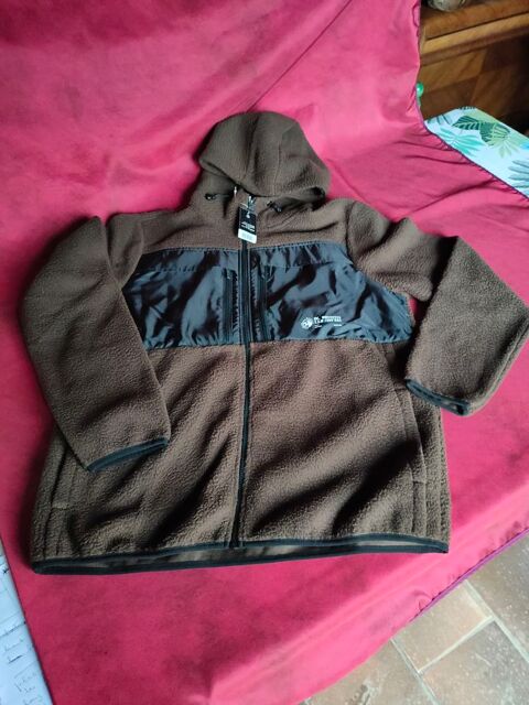 Blouson chaud avec capuche taille XL neuf avec tiquettes 15 Avermes (03)