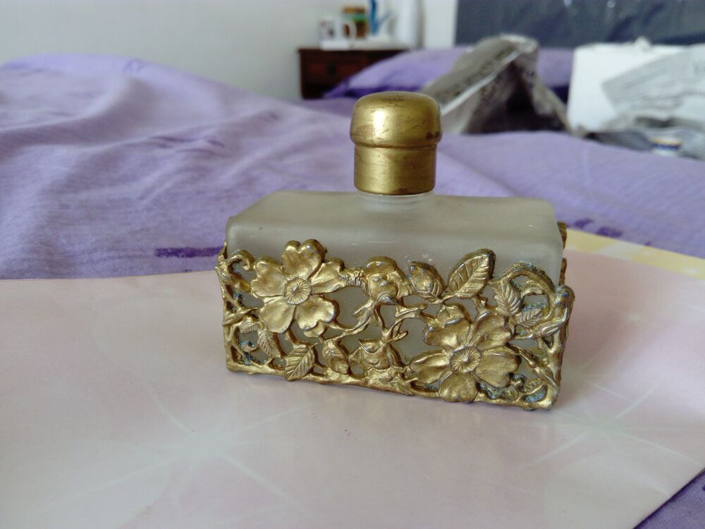 Flacon &agrave; parfum belle &eacute;poque 