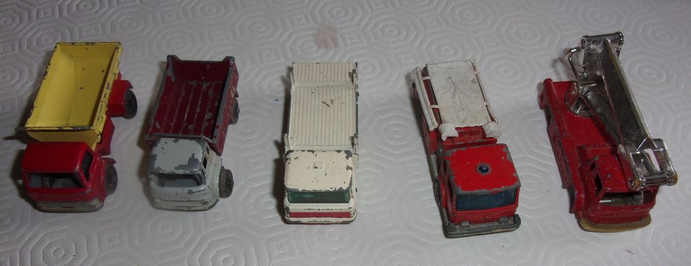 Voitures miniatures en parfait &eacute;tat 