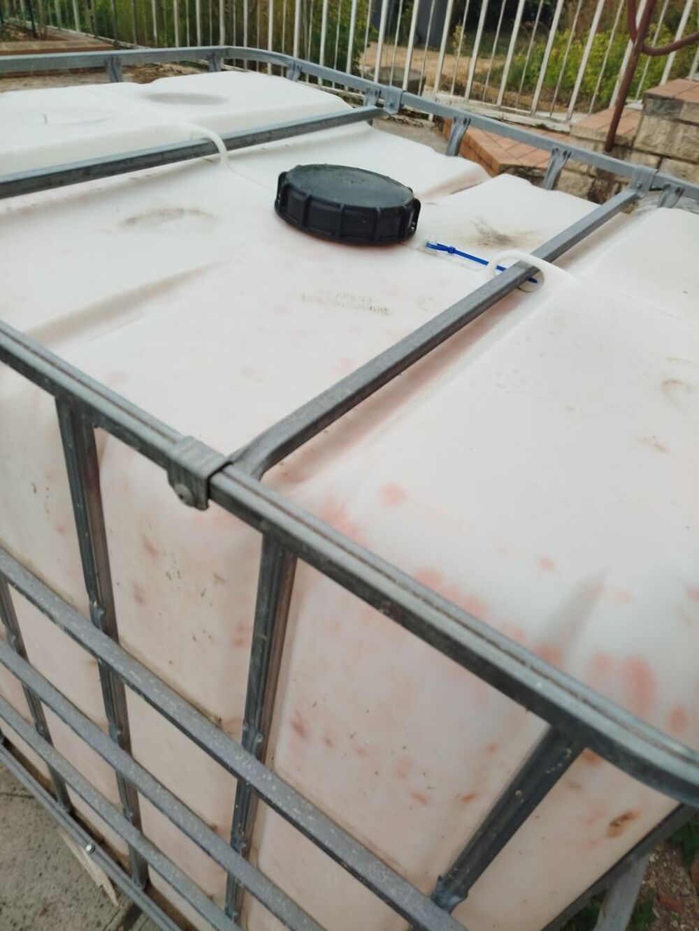 r&eacute;cup&eacute;rateur d'eau 1000 litres d'eau 1000 litres Jardin