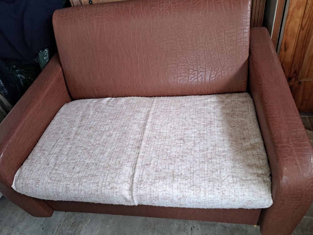 Canap&eacute; de 2 places convertible en couchage pour 1 personne Meubles