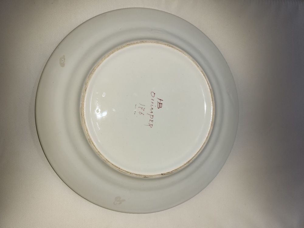Assiette decorative Henriot Quimper. Cuisine