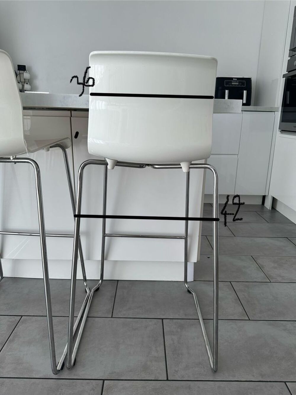 Lot de 4 tabourets hauts design blancs Meubles