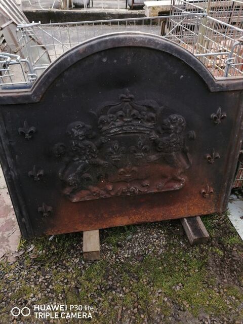 Plaque de chemine en fonte 0 Lurcy-Lvis (03)