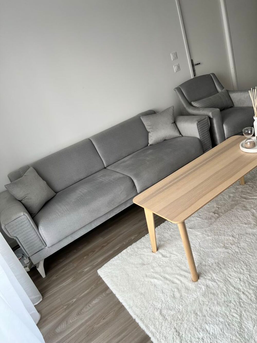 Canap&eacute; 3 places + fauteuil BELLONA gris clair Meubles