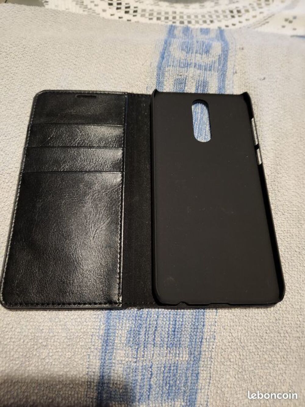 Coque / housse XIAOMI mi 9T NEUF avec 3 portes cartes Téléphones et tablettes